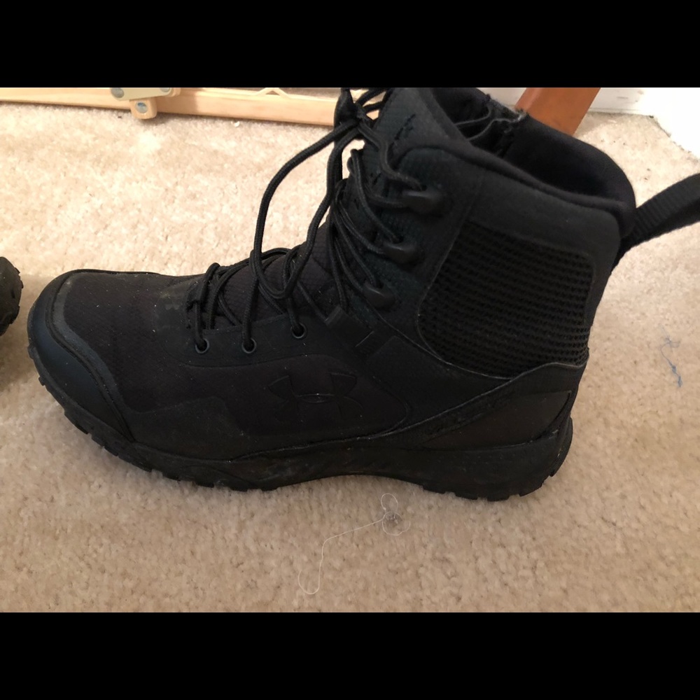 Men’s Under Armour Tactical boots. Size 8 Like new